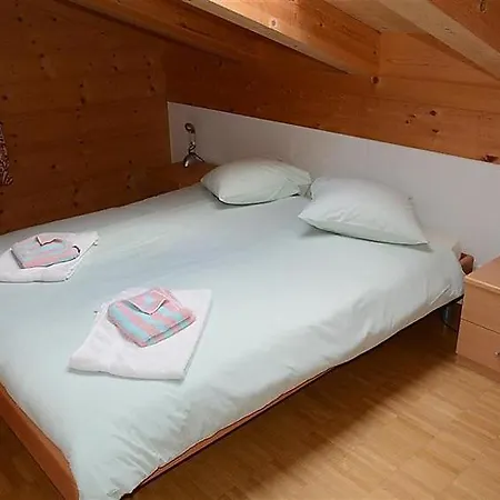 アパート Schonried Sleeps 5 Wifi
